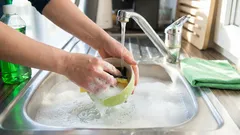 So spült man richtig Geschirr: Fehler, die man vermeiden sollte
